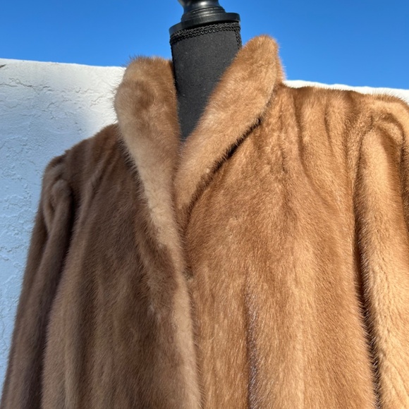MINK COAT by McRae's Women's Medium Flawless Stylish and supple Mink Coat - Picture 11 of 14